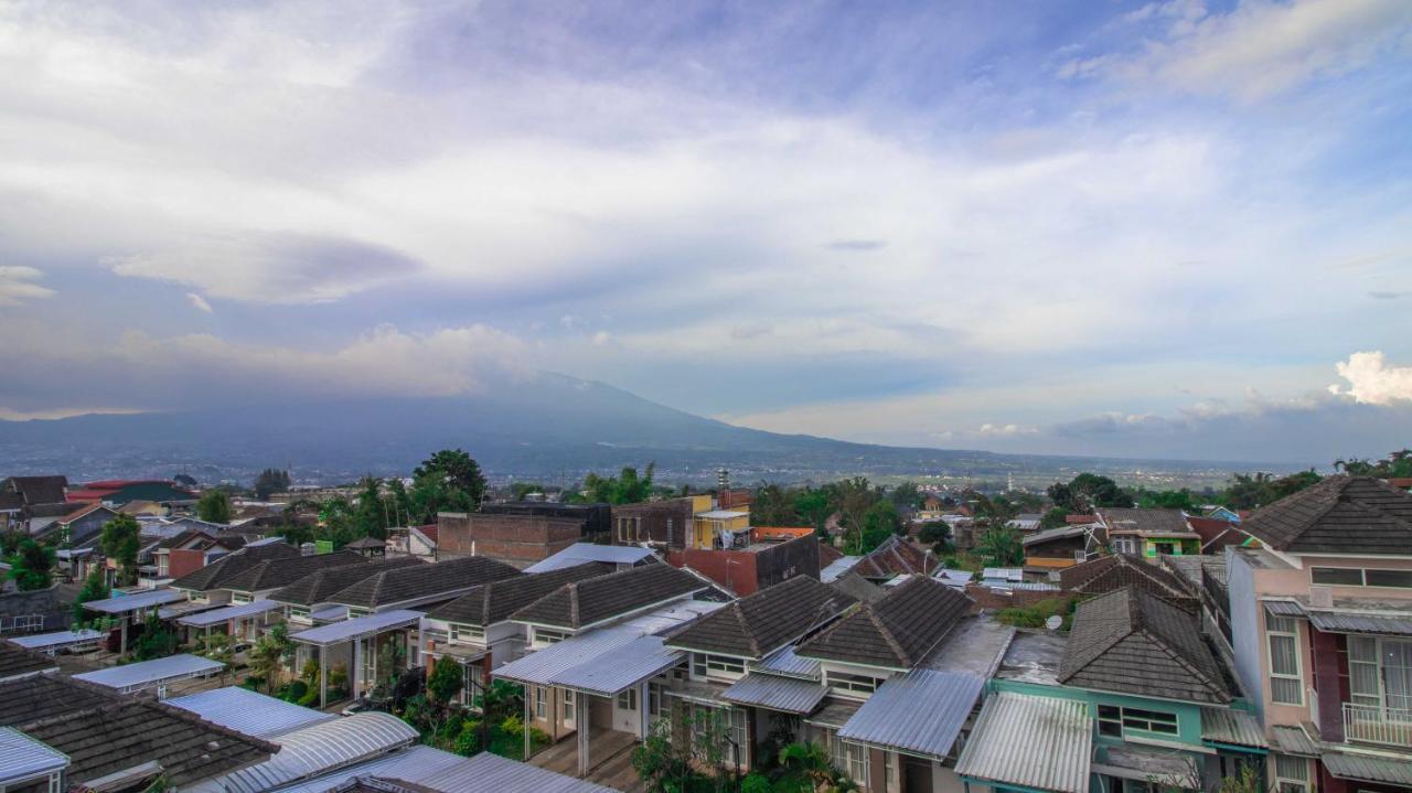Villa El Nino 5 Bedroom Dengan Rooftop Mountain View Batu  Ngoại thất bức ảnh